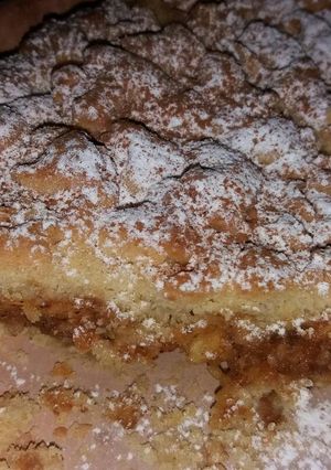 A picture of Super Easy Crumbly Apple Pie.