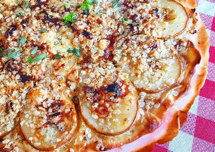 Pizza de peras, gorgonzola, avellanas, cebolla y miel 🔥🔥🔥