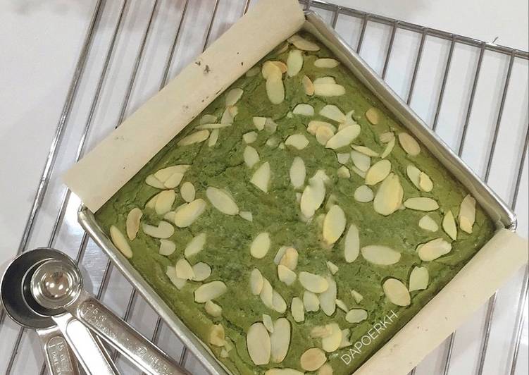 Almond Matcha Brownies