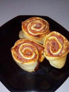 Una foto de Rollito jamón y queso