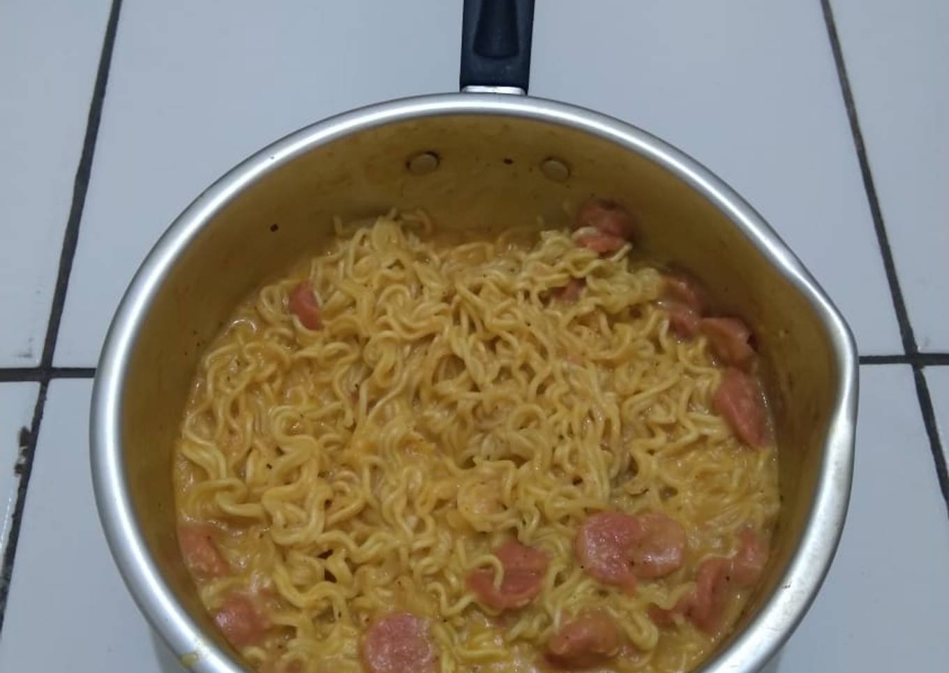 Indomie Ayam bawang keju ft ciki ball