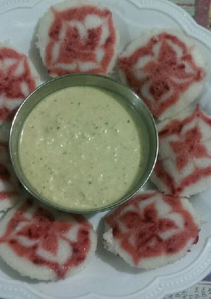 A picture of Beetroot Idli.