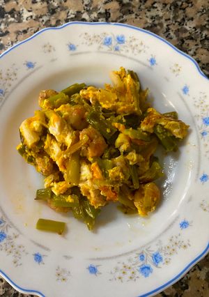 Una foto de Revuelto de ajete con huevos