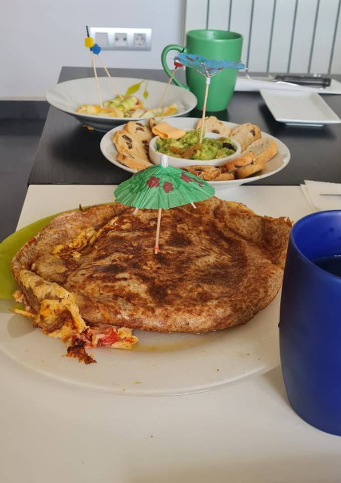 Una foto de La mejor empanada de atún casera... ¡SIN HORNO!