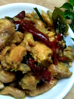 பள்ளிபாளையம் சிக்கன்(pallipalayam chicken recipe in tamil) செய்முறை முக்கிய புகைப்படம்
