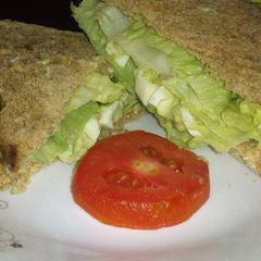 A picture of Egg and Avocado Sandwich.