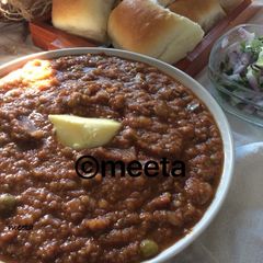 A picture of Mumbai bhaji pav.