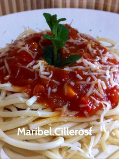 Una foto de Espagueti con tomate
