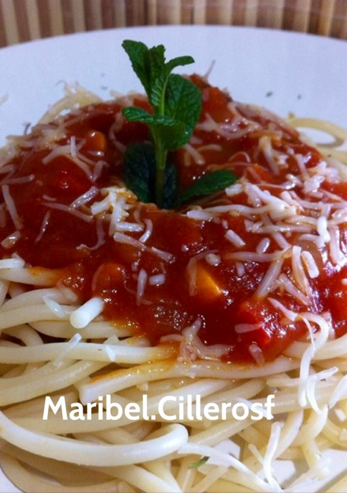 Una foto de Espagueti con tomate