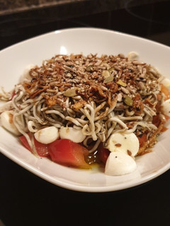 Una foto de Ensalada rápida de "gulas"