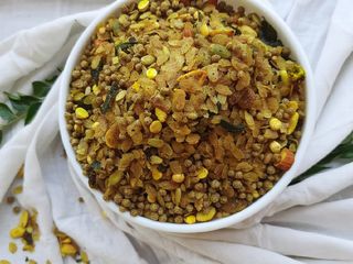 Roasted Red Poha Chiwda