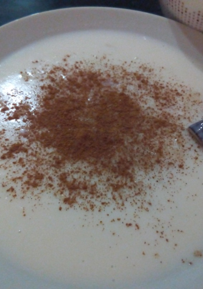 Una foto de Arroz con leche fresca de cabra