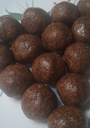 A picture of Ragi laddoo.