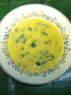 Una foto de Sopa de calabacitas con elote ©