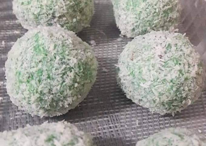 Coconut laddu