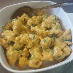 A picture of Ayam goreng popcorn saus telur asin.