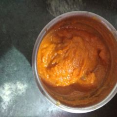 A picture of Garlic Chutney.