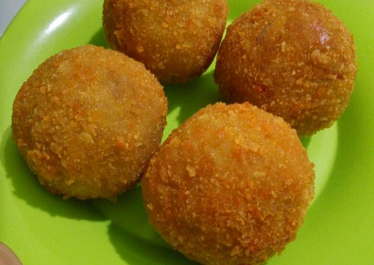 Bola bola pisang coklat