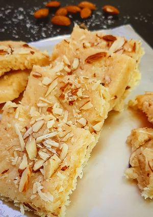 A picture of Coconut Burfi.