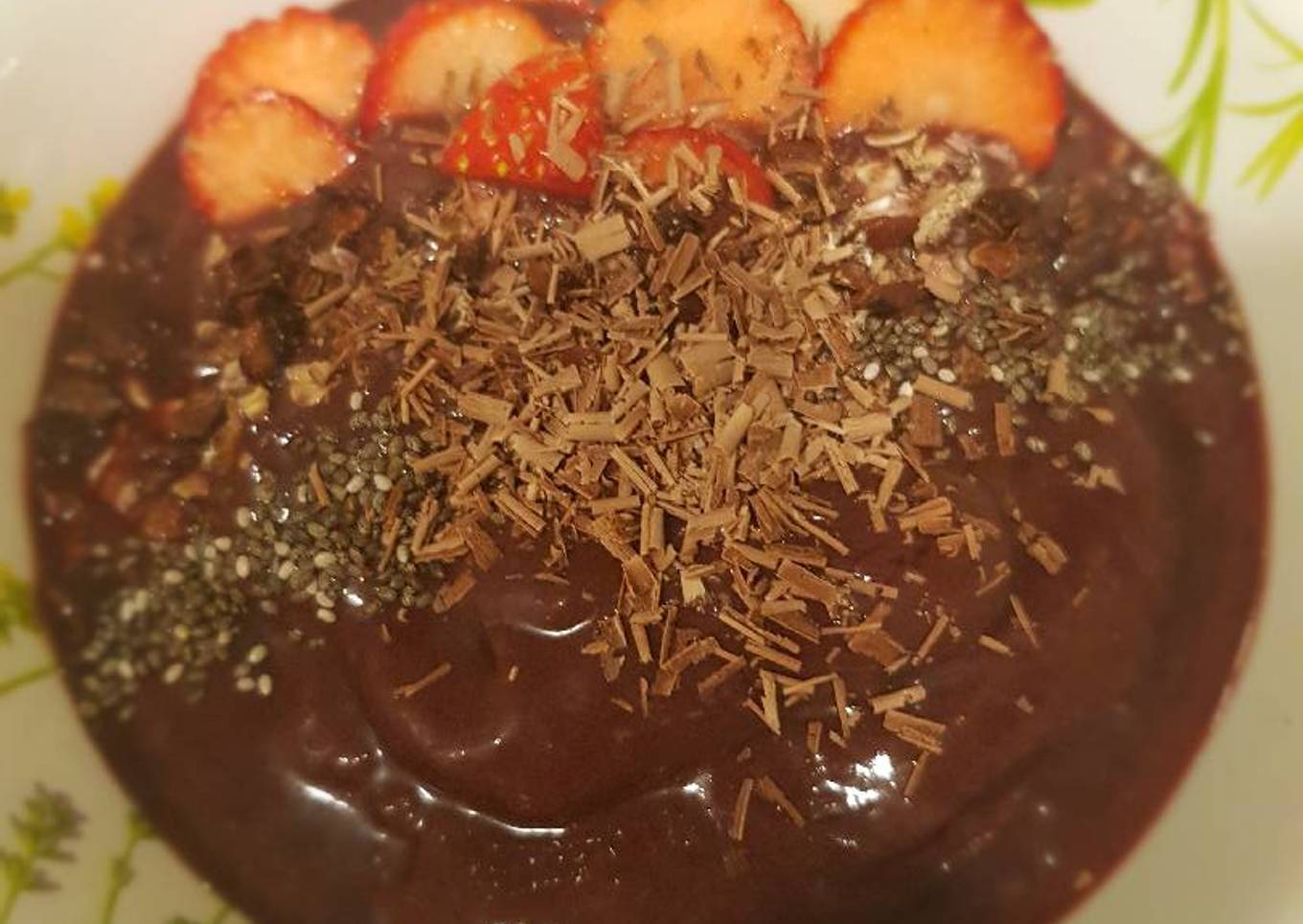 Homemade acai bowl with Choco shaving