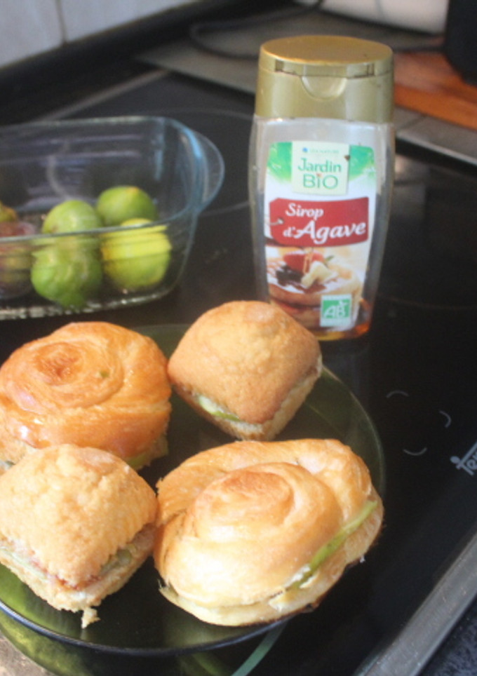 Una foto de Magdalenas y mini ensaimadas rellenas de higos y sirope de agave