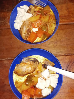 Una foto de Guiso de piernas con queso en terrón.🇸🇻