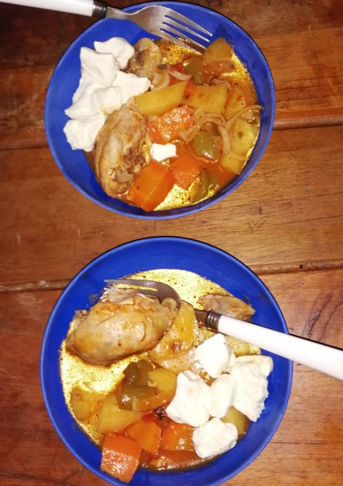 Una foto de Guiso de piernas con queso en terrón.🇸🇻
