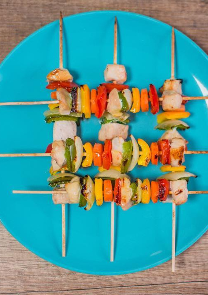 Una foto de Brochetas de pollo
