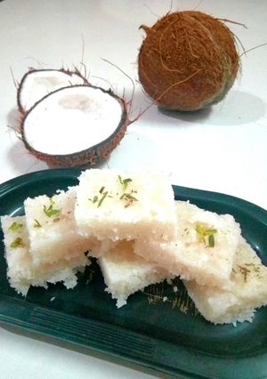 A picture of Fresh Coconut burfi.