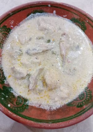 A picture of Makhni chicken (handi).