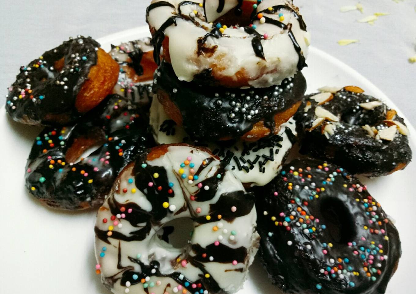 Eggless Donuts