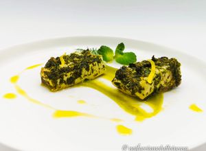 Foto di Ricciola alle erbe aromatiche con crema di piselli