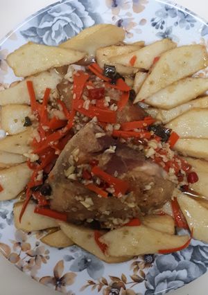Hình của món Gà- chả cá sốt nước mắm siêu thơm siêu hao cơm.
