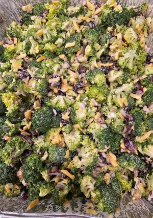 A picture of Easy Broccoli Salad.