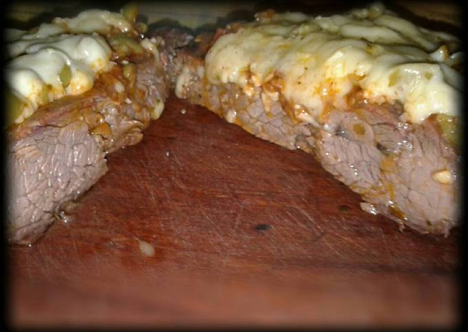 Bife de vacío a la pizza con mozzarella Receta de Oscar - Cookpad