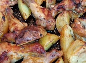 Foto de Coxinhas de frango com batatas no forno