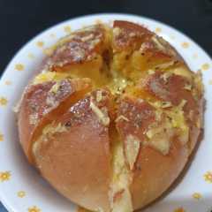รูปของ Garlic cheese bread (roti bawang putih) ala2 emak2 lainnya