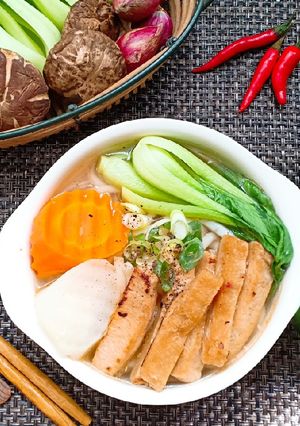 Hình của món Mì Udon nấu sườn non chay.