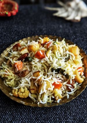 নবরতন পোলাও (nabaratna pulao recipe in Bengali) রেসিপির প্রধান ছবি