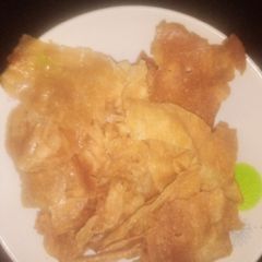 A picture of Samosa sheet crackers.