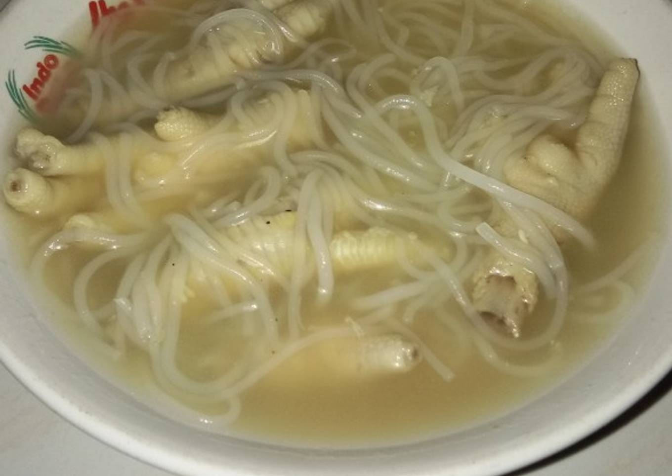 Sup bihun dan ceker sederhana