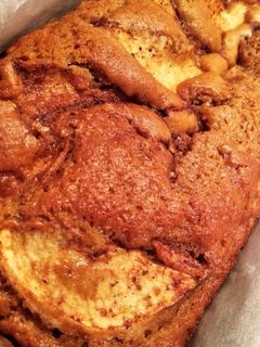 Una foto de Bizcocho de manzana y canela