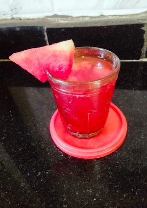 वाटरमेलन पंच शॉट्स (watermelon punch shorts recipe in Hindi) रेसिपी मुख्य फोटो
