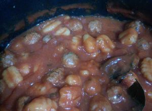 Una foto de Mini albóndigas de carne molida de vacuno con Ñoquis envasados