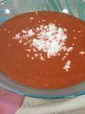 Gazpacho de cerezas con bayas de goji y feta