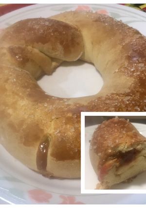 Una foto de Roscón de arequipe, bocadillo y limón