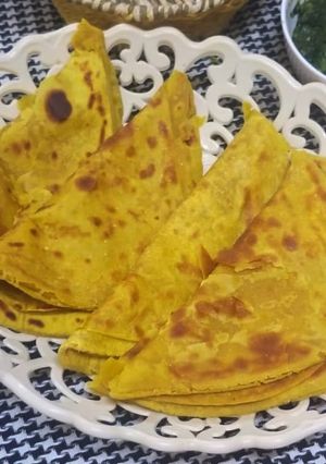 A picture of Garlic paratha.
