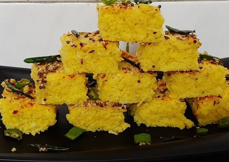 Mix Vati Dal's Lahsuni Khaman