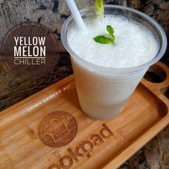 A picture of Yellow melon chiller.