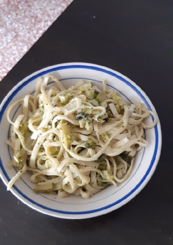 Una foto de Fideos con salsa de Brócoli